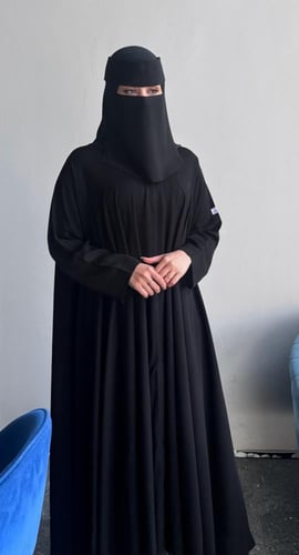 نقاب وسط لاصق