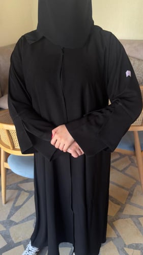 عبايةً رقم (699).