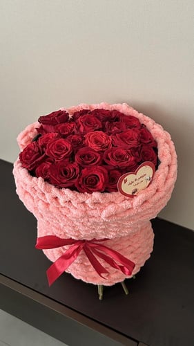 سكارف صوف - وردي - شامل الورد