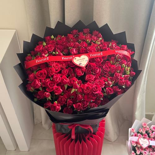 باقة حب ٥٠ غصن - تغليف اسود