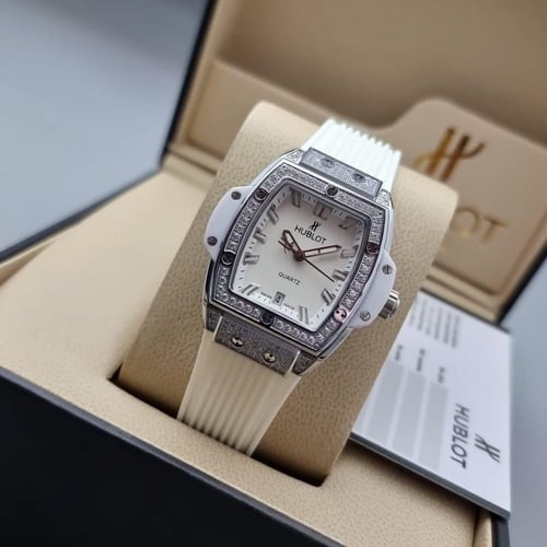 ساعة هوبلت نسائي