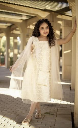 فستان و شنطه قرقيعان مطرز باحرف عربيه