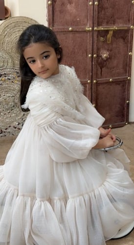 فستان بيج بياقه شك يدوي