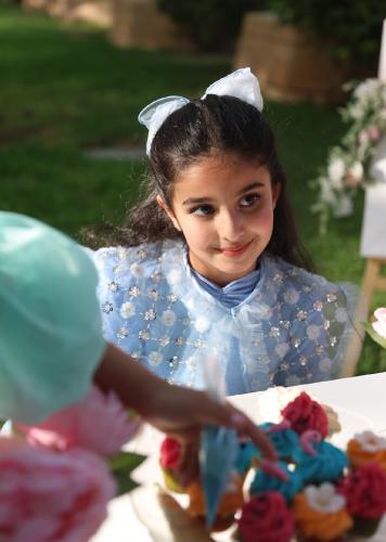 فستان سماوي بياقه شك يدوي