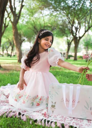 فستان جازار وردي فاتح باطراف ورود