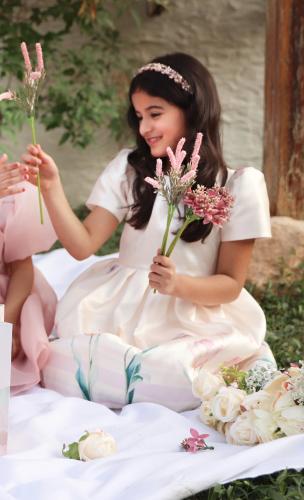 فستان تفتا ورود بطبعة روزالاين