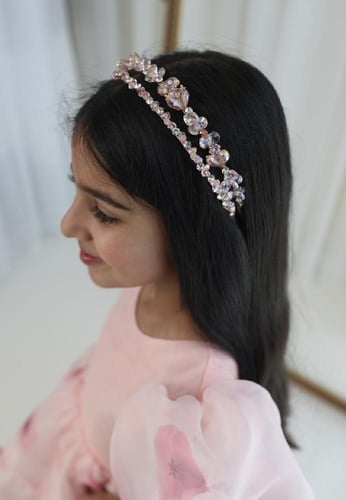 طوق كرستال وردي