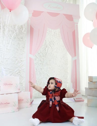 فستان مخمل بربطات على الخصر