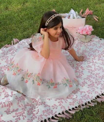 فستان جازار وردي فاتح باطراف ورود