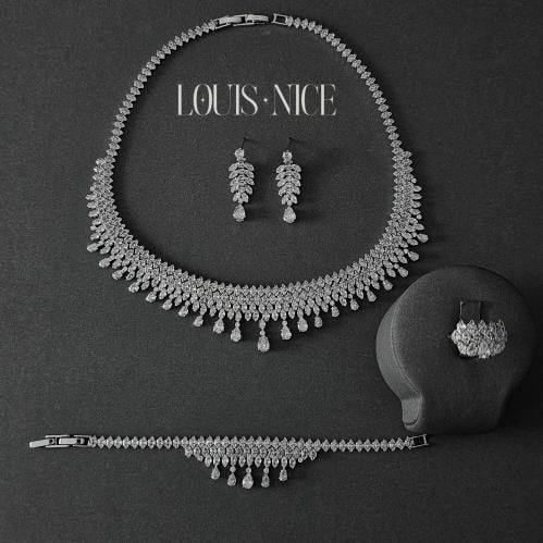 طقم زركون فضي