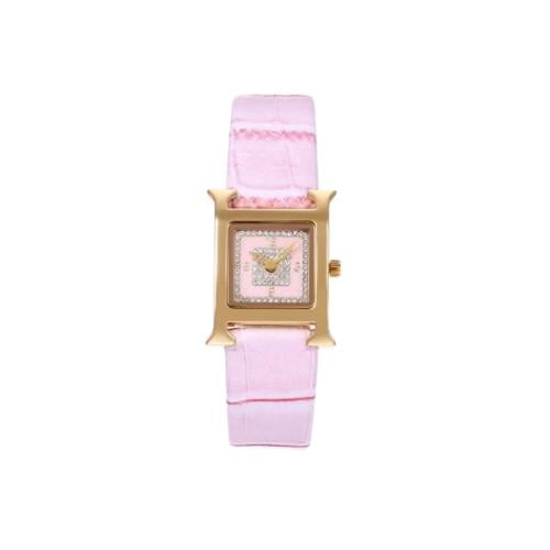 ساعة نسائية انيقة باللون الوردي