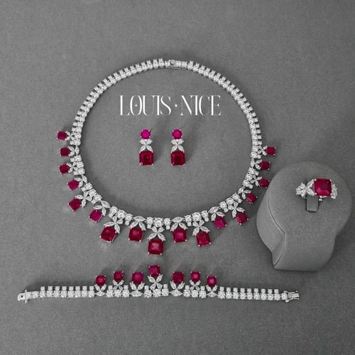 طقم زركون فضي وأحمر بتصميم ملكي