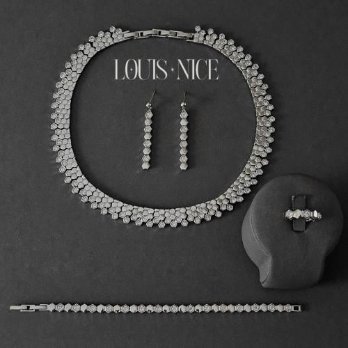 طقم زركون بدقة الألماس