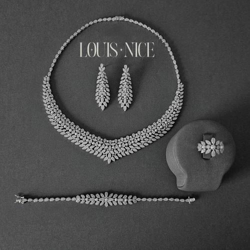 طقم لؤلؤ زركون فضي بدقة الألماس