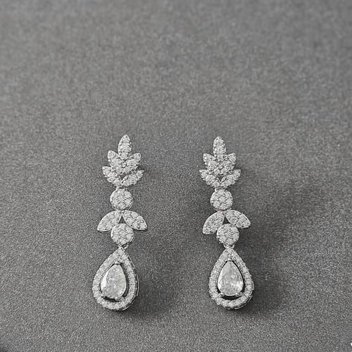 طقم زركون فضي بدقة الألماس