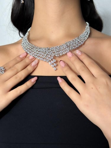 طقم زركون فضي طبقات بدقة الألماس