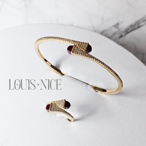 اسوارة مع خاتم زركون