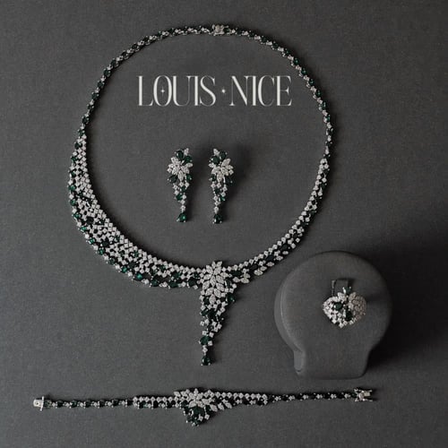 طقم زركون بدقة الألماس