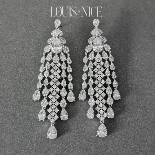 طقم زركون فضي بدقة الالماس