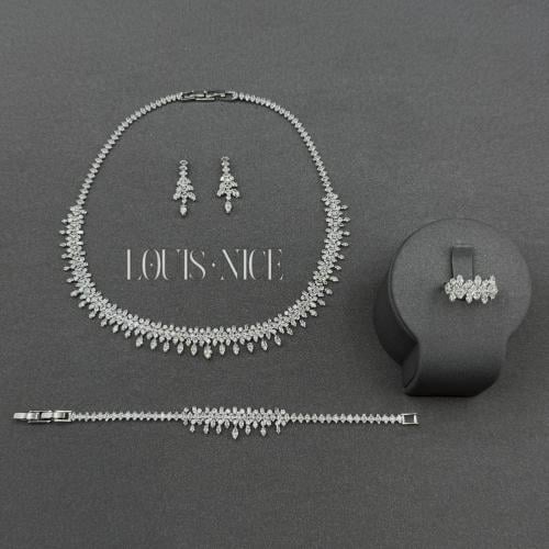 طقم زركون فضي