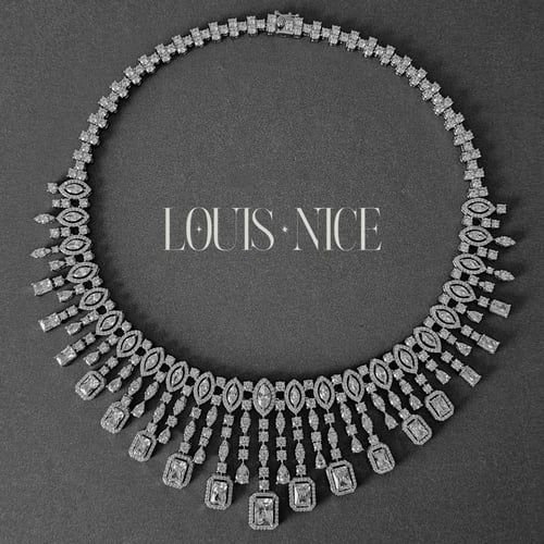 طقم زركون فضي بدقة الألماس