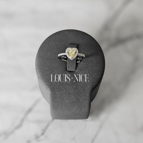 خاتم زركون متعدد الالوان