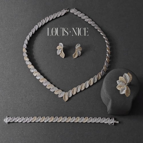 طقم زركون بدقة الألماس