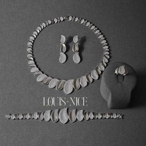 طقم زركون بدقة الالماس