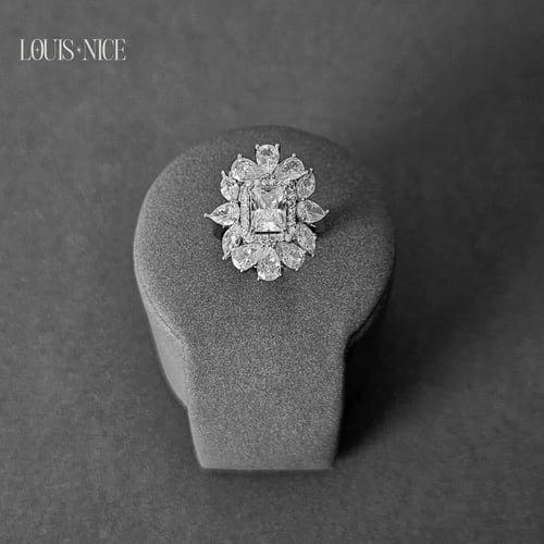 طقم زركون فضي ساحر بتصميم متدلي