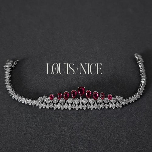 طقم زركون باللون الفضي والاحمر بدقة الألماس