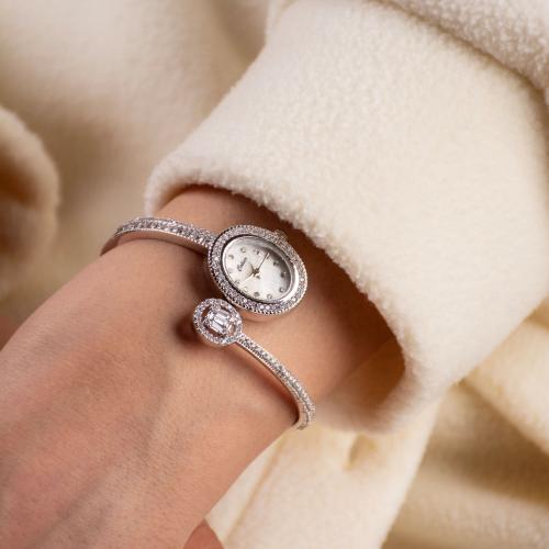 ساعة سهرة زركون باللون الفضي