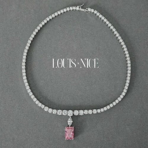 طقم زركون باللون الفضي والوردي بدقة الألماس