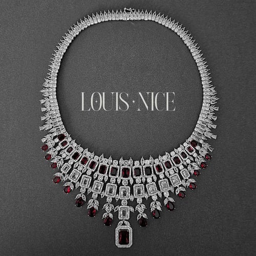 طقم زركون باللون الفضي والاحمر بدقة الألماس