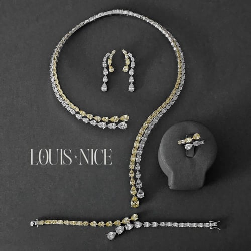 طقم زركون فضي متعدد الالوان بدقة الألماس