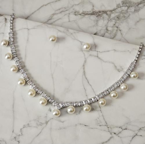 شوكر زركون فضي مع الحلق