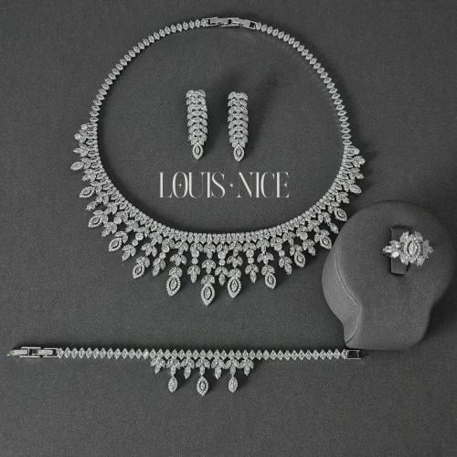 طقم زركون فضي