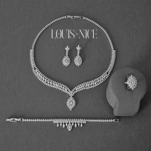 طقم زركون فضي