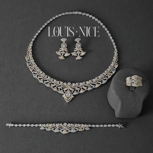 طقم زركون مكس باللون الفضي والذهبي بدقة الألماس