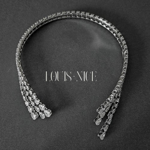 طقم زركون فضي بدقة الالماس