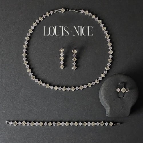 طقم زركون بدقة الألماس