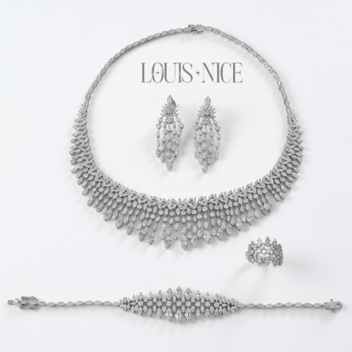 طقم زركون بدقة الألماس