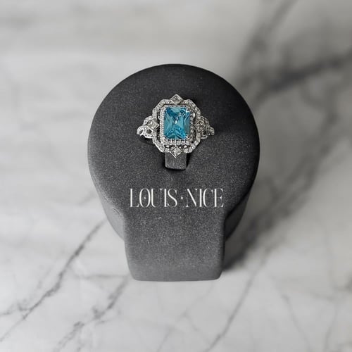 خاتم زركون بتصميم عصري متعدد الألوان