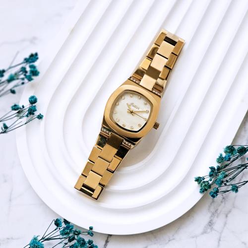 ساعة نسائية ستانلس ستيل باللون الذهبي