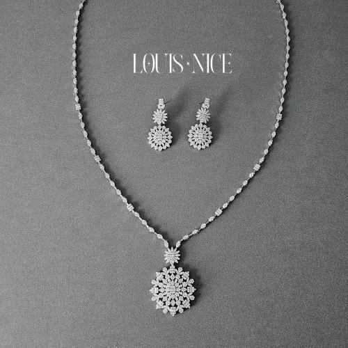 طقم زركون طويل فضي