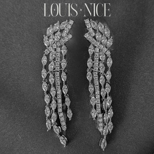 طقم زركون فضي بدقة الألماس