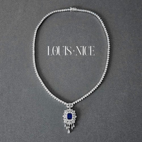 طقم زركون فضي وكحلي بإطار مميز