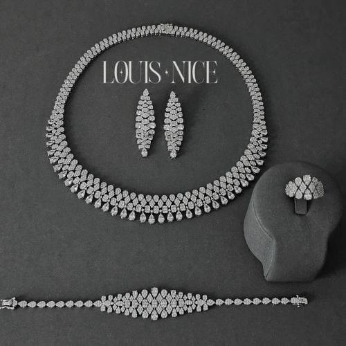 طقم زركون بدقة الألماس