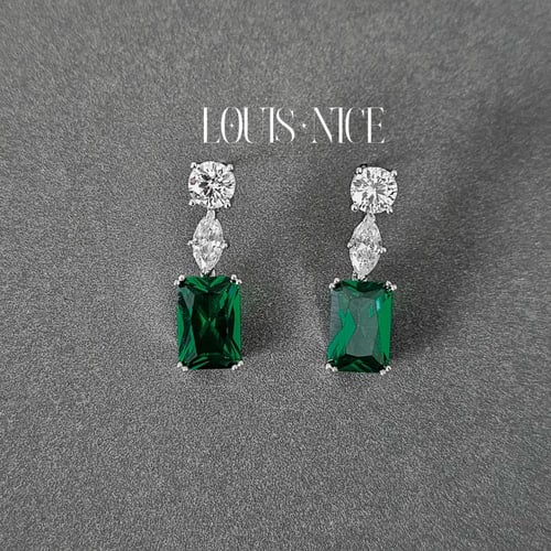 طقم زركون باللون الفضي والاخضر بدقة الألماس