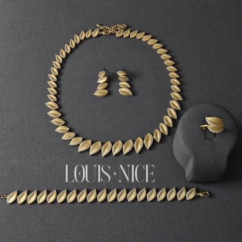 طقم زركون بدقة الالماس