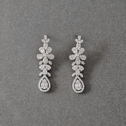 طقم زركون فضي بدقة الألماس